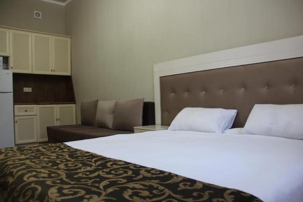 Gold Boutique Hotel Almaty Eksteriør bilde