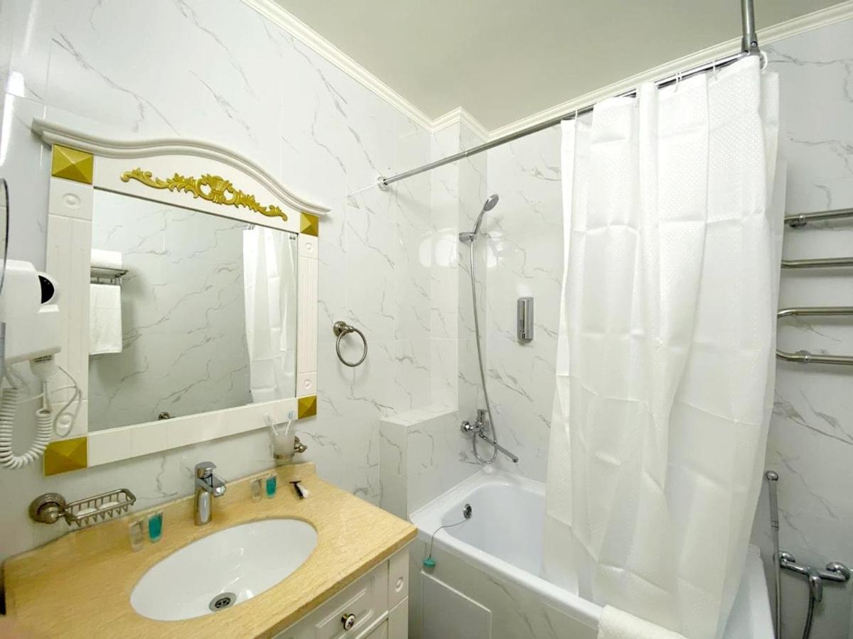 Gold Boutique Hotel Almaty Eksteriør bilde